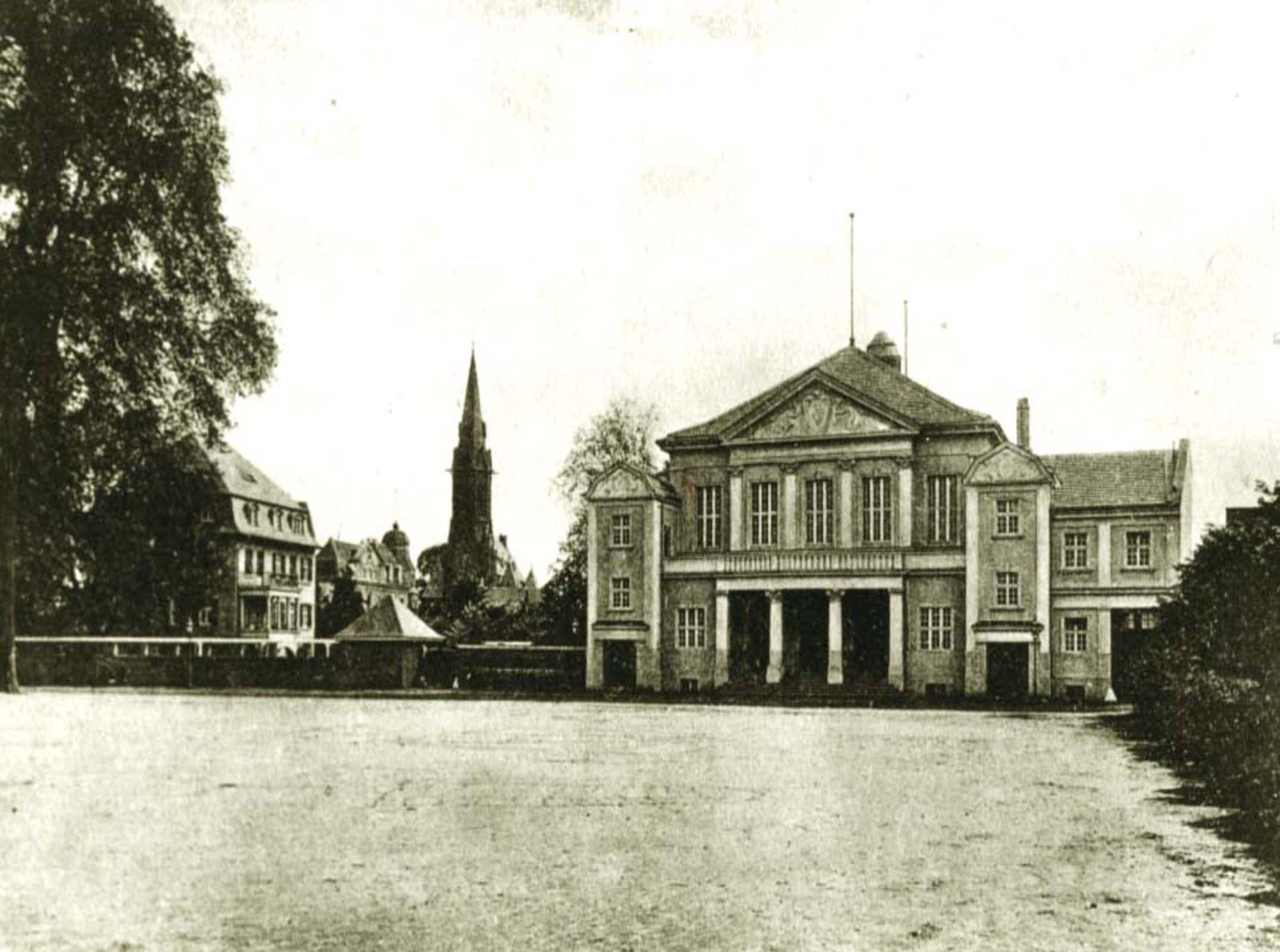 Hermann-Hülser-Platz