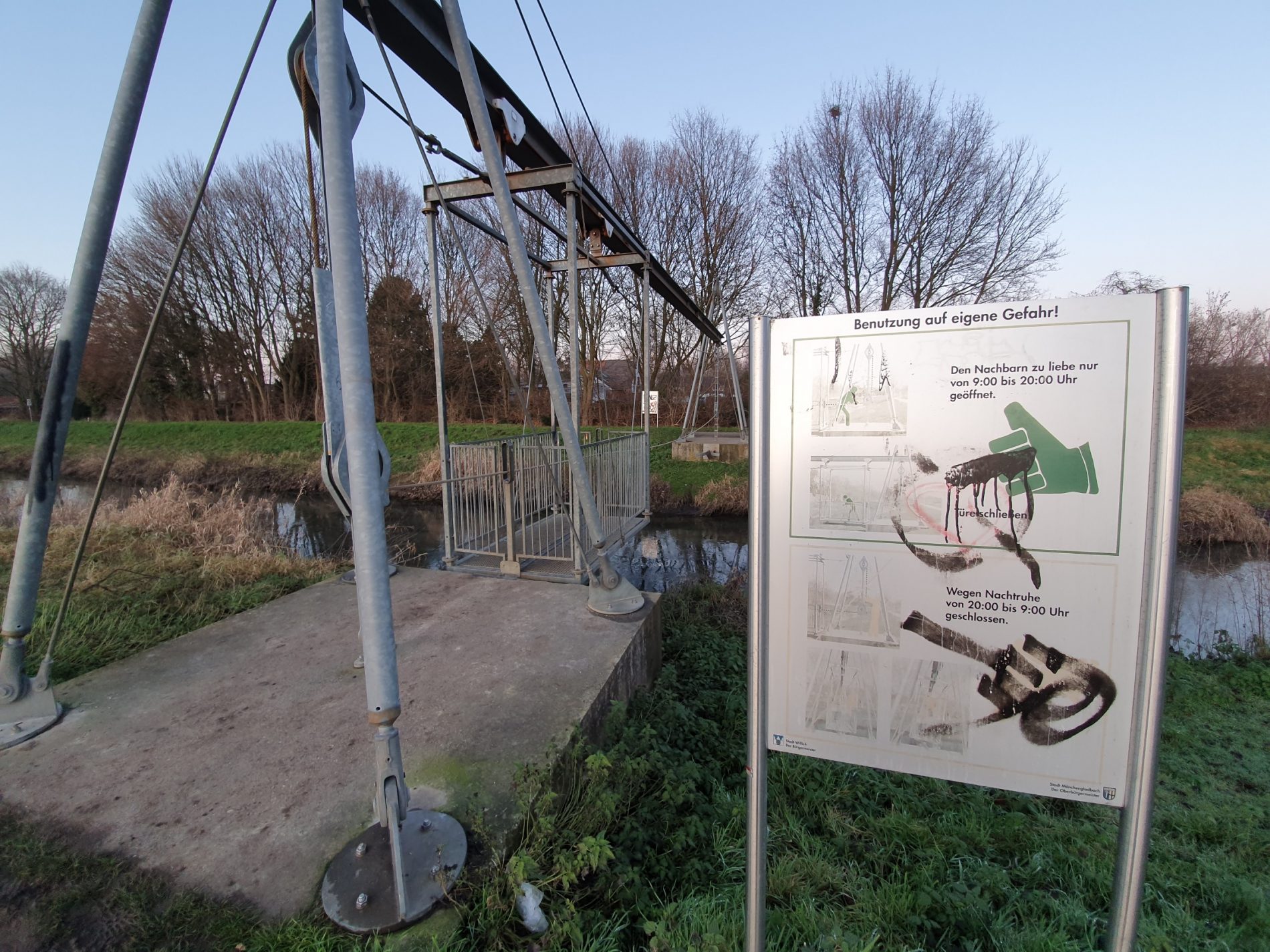 Schwebefähre an der Niers in Mönchengladbach