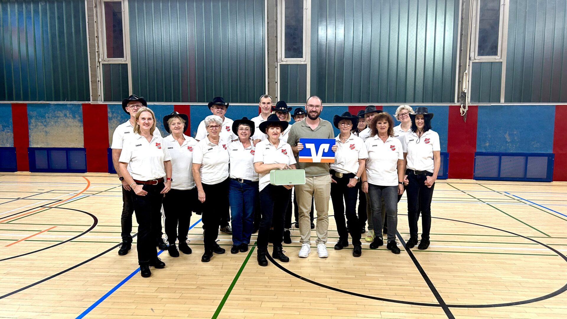 the-country-line-dancers-vsf-amern-scaled