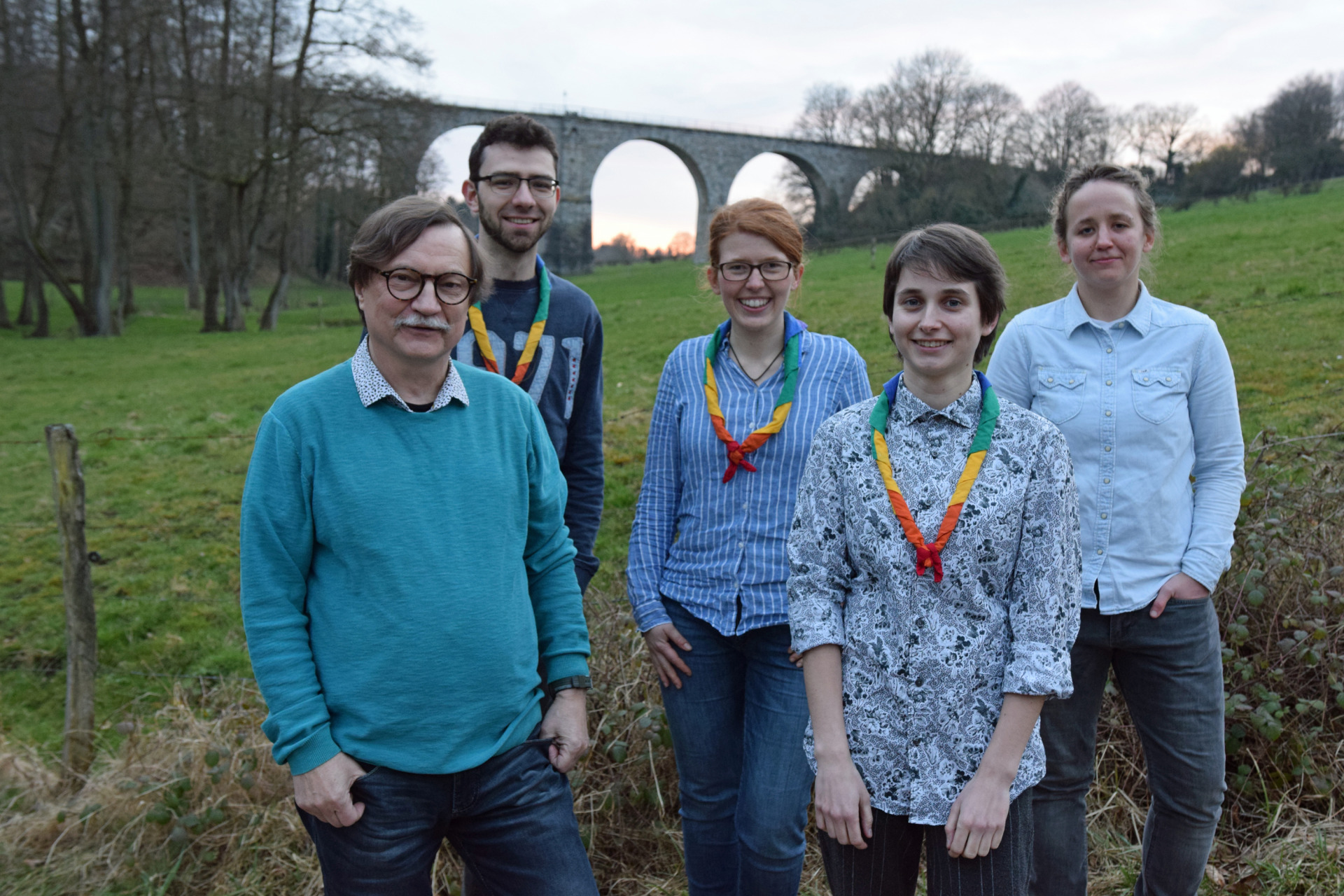 Vier junge #OutInChurch-Aktive kämpfen weiter für eine menschenfreundliche, diverse Kirche 2022-03 DR thh OutInChurch red