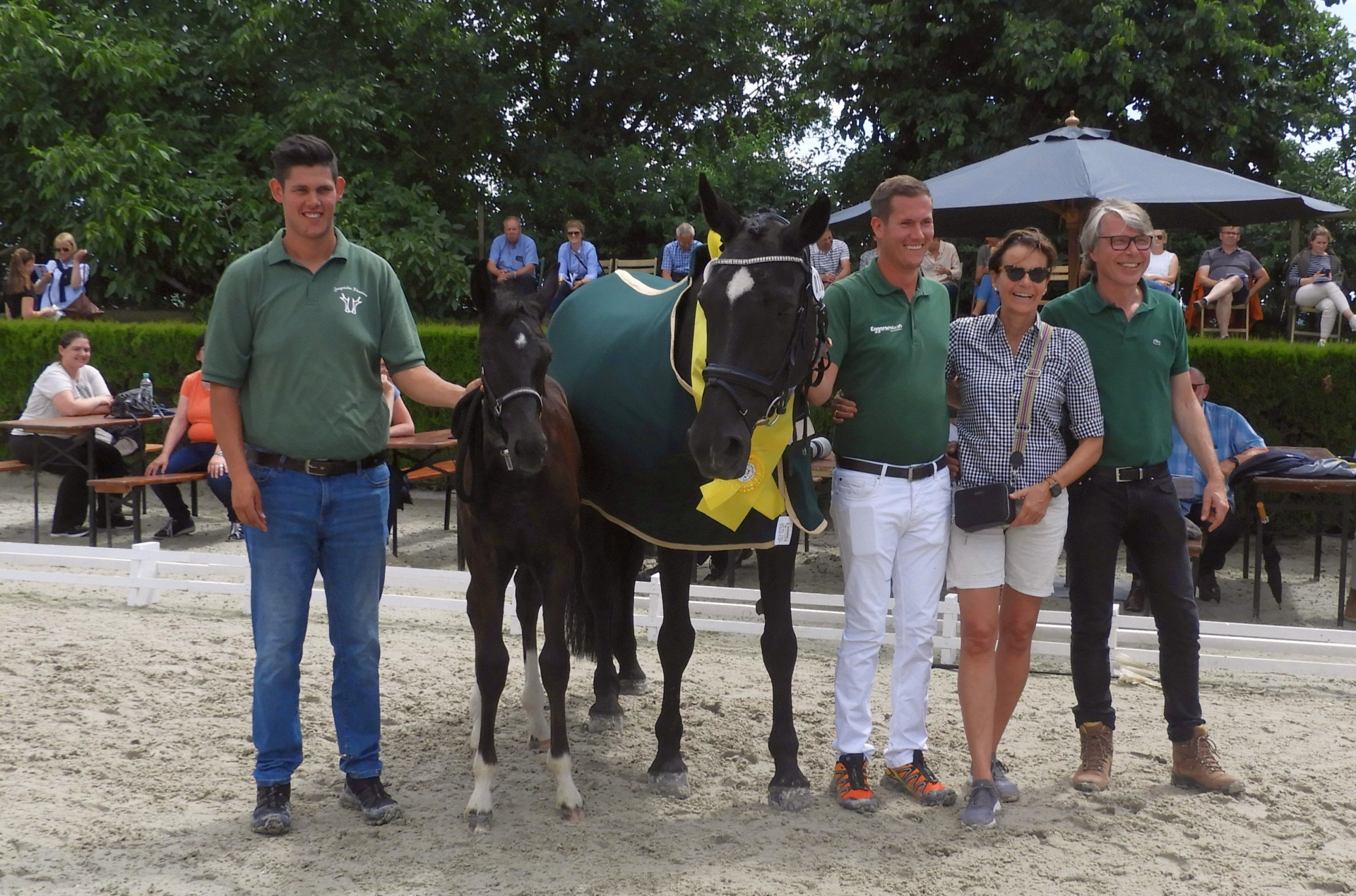 Hohes Niveau bei der Fohlenschau in Willich Fohlenschau Willich 2022 Siegerehrung 2 ausschnitt