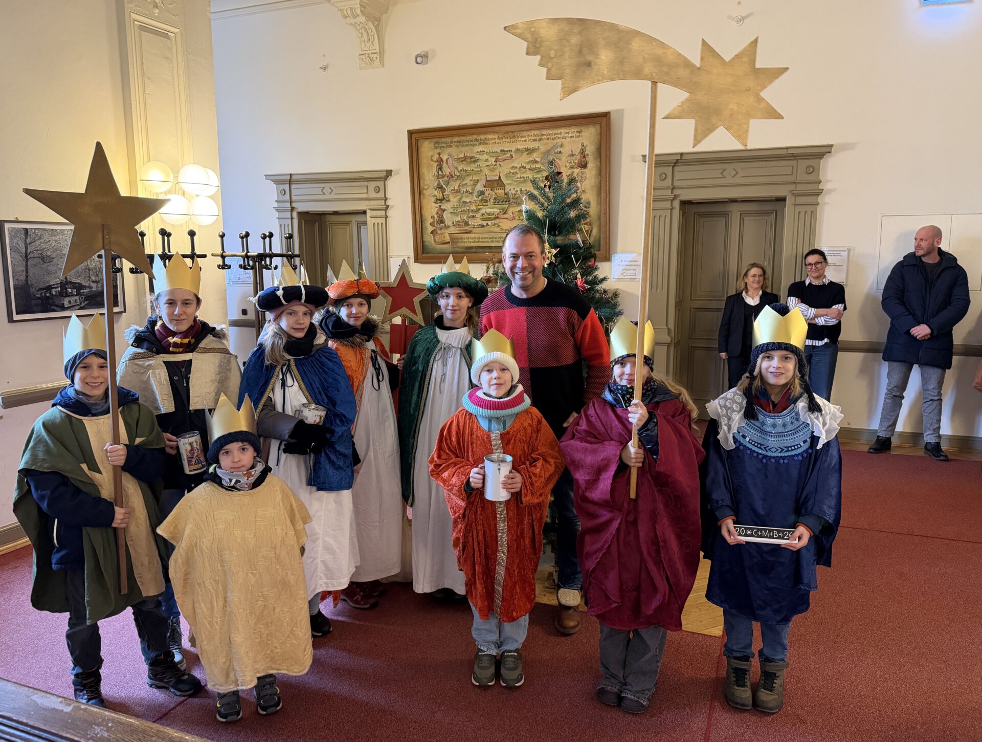 Schöne Tradition: Bürgermeister bekommt Besuch von Sternsinger-Delegationen aus Willich, Schiefbahn und Anrath im Schloss Sternsinger 2026