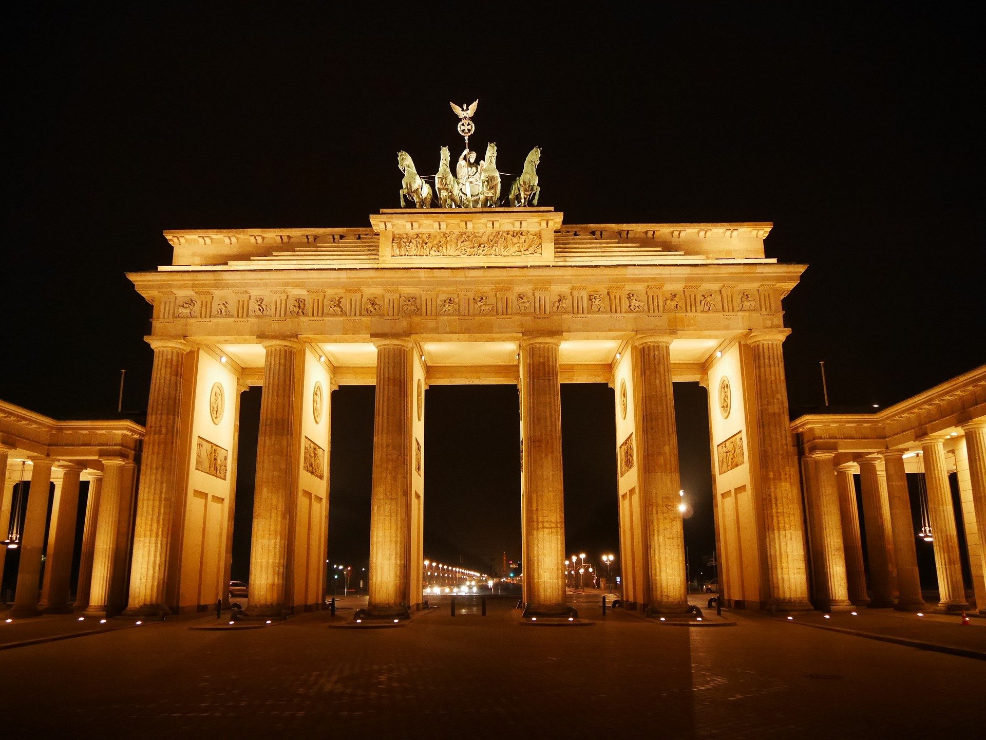 brandenburg-gate-275437_1920