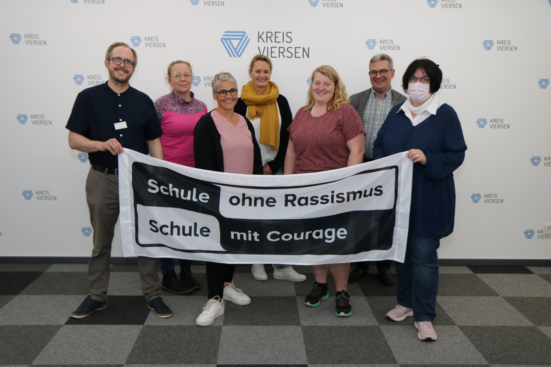 „Schule ohne Rassismus – Schule mit Courage“: Erster Runder Tisch der Grundschulen im Kreis Viersen 252174P