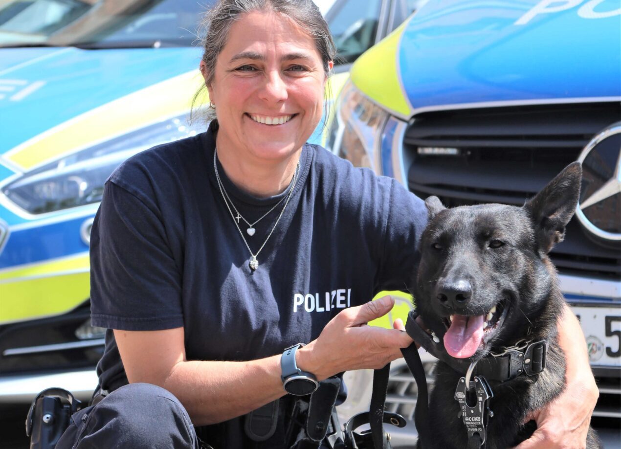Kees mit PHK'in Knörchen(Foto: Polizei Viersen)