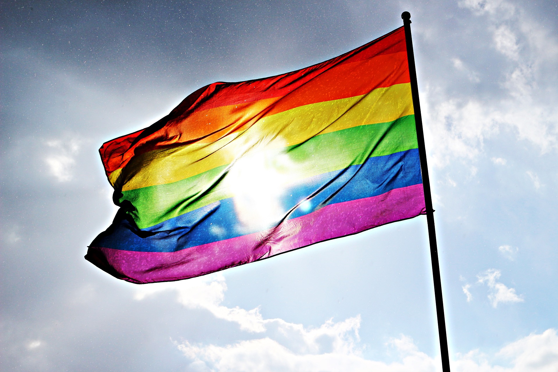 Stadt. Land. Queersen: Erster CSD im Kreis Viersen wird in der Viersener Innenstadt gefeiert flag-1494846_1920