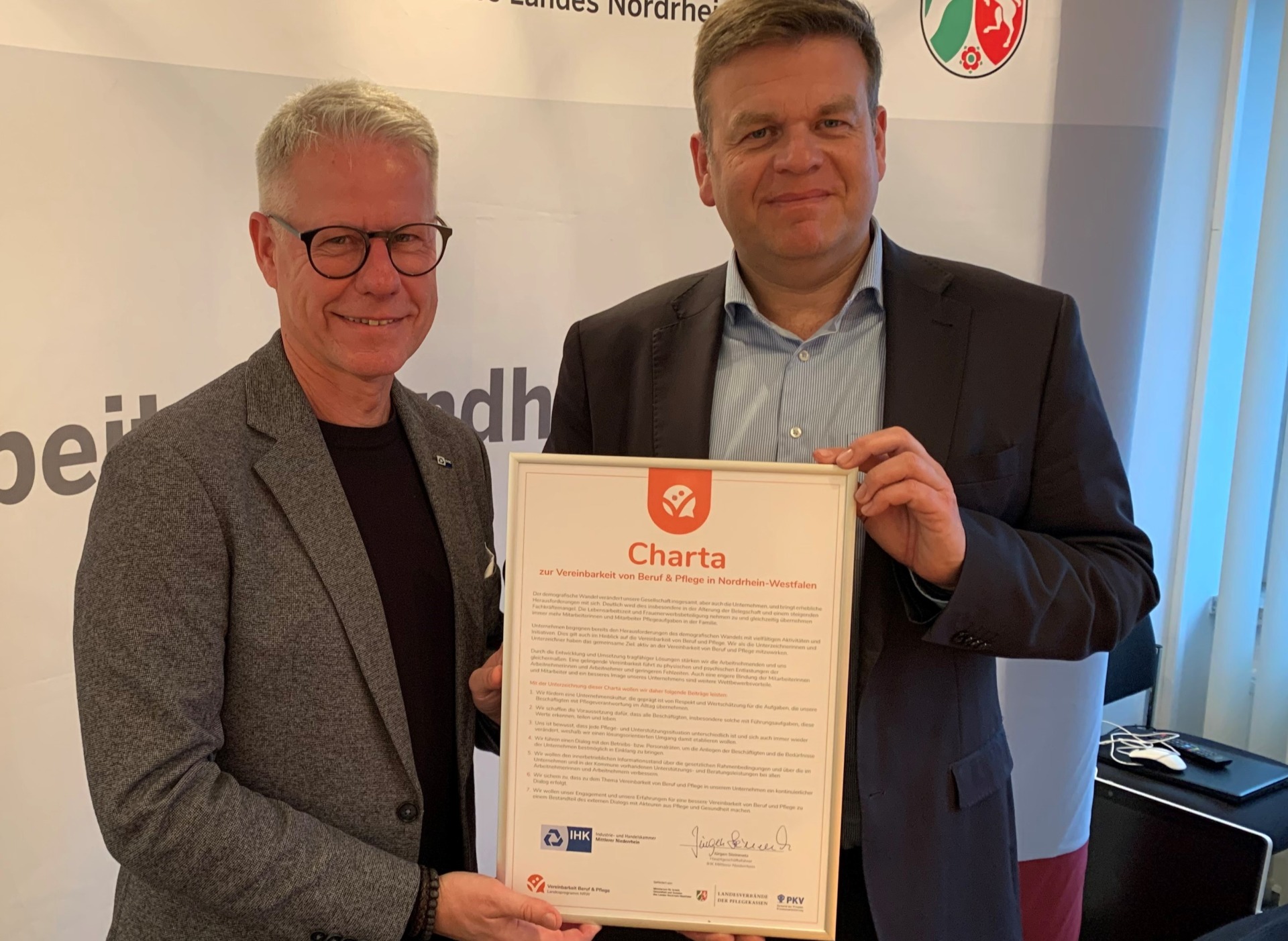 Vereinbarkeit von Beruf und Pflege – IHK unterzeichnet Charta und informiert ihre Mitgliedsunternehmen pm006_Vereinbarkeit_Pflege_Beruf_IHK