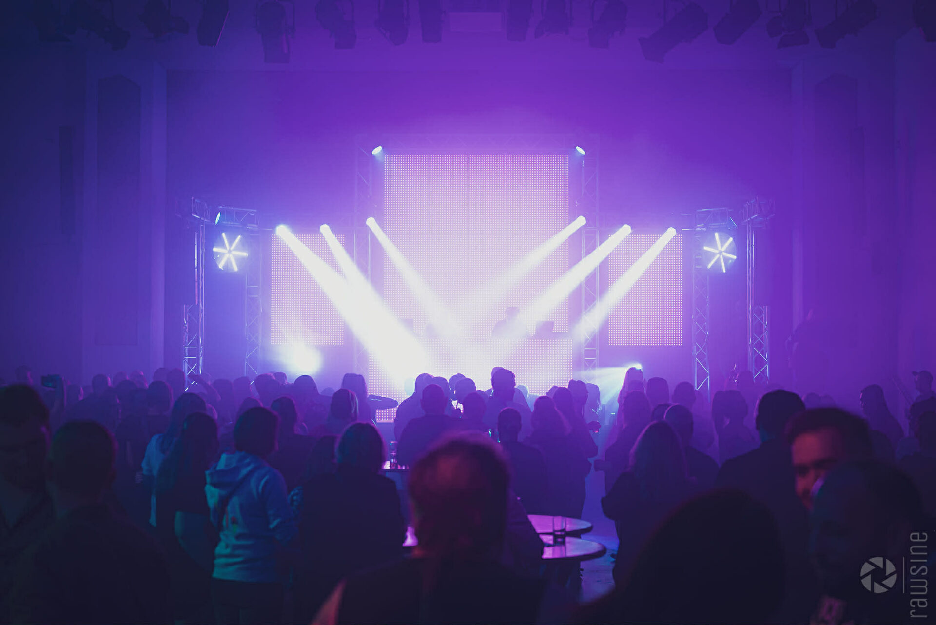 The 27+ Club* - Die Ü27 Party Part 4 diesmal mit Special Guest Dj RED5 5a1a5b0c-7a2b-4a32-9651-2ec76ad05708