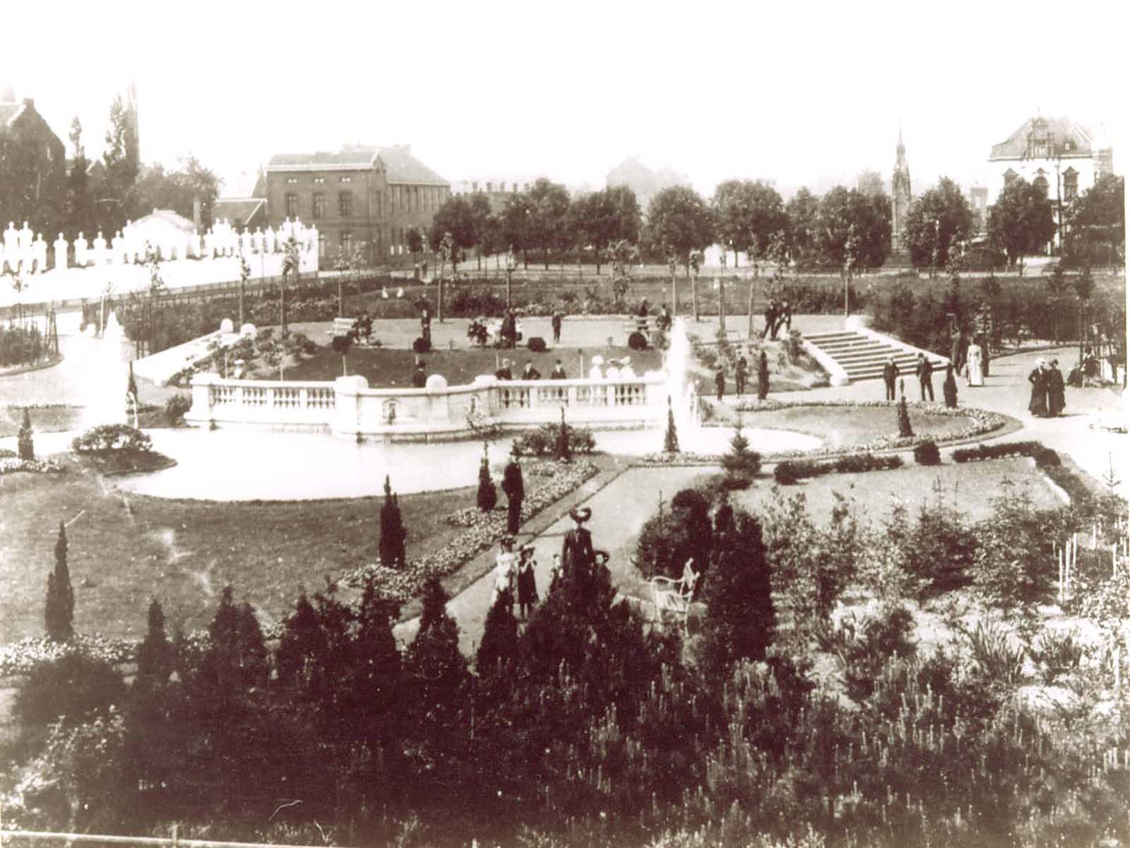 Unter Löwenköpfen und Rosskastanien ... Teil II Bahnhofstrasse – Casinostrasse 87/11A
