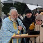 Eisiges Wasser, heiliger Segen: Die griechische Gemeinde feierte die Taufe Jesu am Hariksee Wasserweihe Hariksee griechisch-orthodoxe Gemeinde (2)