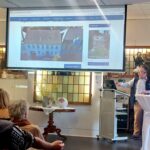 Uwe Richter erläutert Ergebnis der Arbeit der Heimat- und Geschichtsfreunde