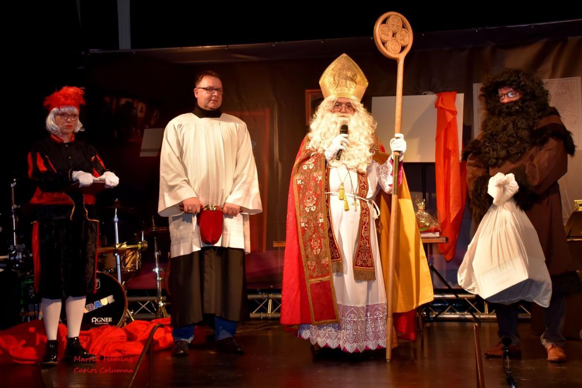 Rabaue Weihnachtsshow Notburgasaal (13)